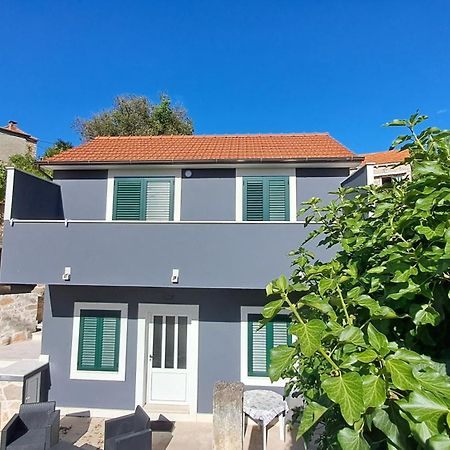 Kuca Za Odmor Dobrila Hotell Jelsa  Exteriör bild
