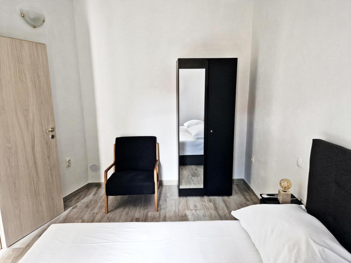 Kuca Za Odmor Dobrila Hotell Jelsa  Exteriör bild